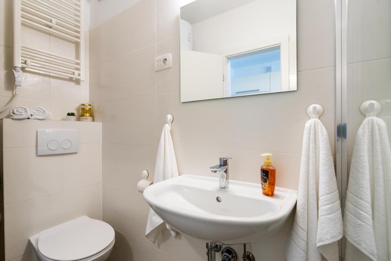 Studio Apartment Romana Split Buitenkant foto